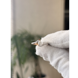 Anillo de compromiso de oro macizo con diamante de laboratorio talla pera de 0.56 quilates VVS VS EF, diseño bypass pavé, regalo de aniversario para ella - Product Image 3
