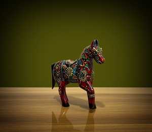 Figura de Caballo de Madera Hecha a Mano, Estatua Decorativa Pintada a Mano para Decoración del Hogar y Regalos - Product Image 2