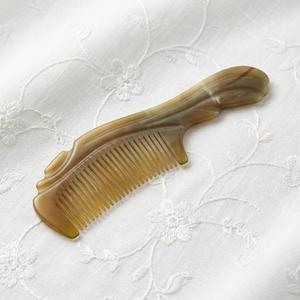 Peine de Cuerno de Vaca Genuino Hecho a Mano, Moderno, Ecológico, de Forma Natural, con Acabado Liso, Antiestático y Herramienta para el Cuidado de la Barba - Product Image 6