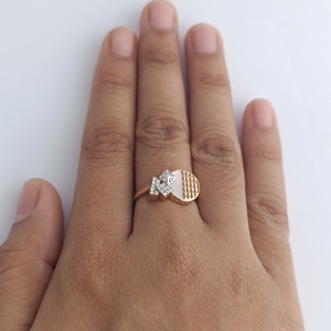 Anillo Abierto de Oro Rosa de 18K con Diseño Geométrico y Racimo de Diamantes para Mujer, Moderno, para Fiestas, Ajustable, Acabado Pulido, Anillo de Regalo - Product Image 4