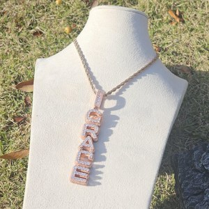 จี้ห้อยคอแบบกำหนดเอง เงินแท้ 925 ประดับเพชรหลากสี จี้ชื่อแนวตั้ง สไตล์ฮิปฮอป จี้ตัวอักษรประดับมอสซาไนต์ สร้อยคอจี้ตัวอักษรย่อ - Product Image 2