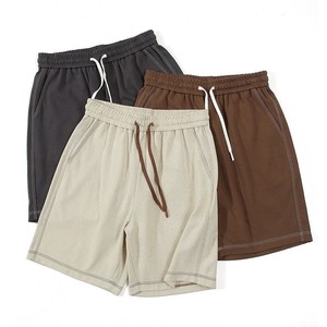 Shorts Bermuda décontractés pour hommes, coupe ample, en coton (75%) et polyester (25%), avec surpiqûres contrastées, longueur genou, haute qualité, pour l'été. - Product Image 4