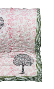 Lote al por mayor de colchas reversibles estampadas a mano con motivos florales, borde a rayas verde, rosa y gris, para uso doméstico en todas las estaciones, en stock. - Product Image 3