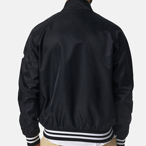 Blouson bomber noir pour homme, fermeture éclair, style aviateur, manches à rayures contrastées, poches à pression, fabrication sur mesure OEM - Product Image 6