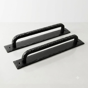 Poignée de portail en fer forgé à la main ; facile à installer ; style industriel rectangulaire ; surface embossée ; résistant à la rouille ; accessoire de clôture. - Product Image 1