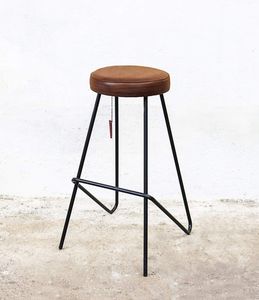 Classic Metal <b>Stool</b> Made From Premium Iron Material With <b>Vintage</b> Finish For Coffee Shop Interior Furniture - Product Image 1