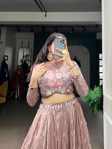 Lehenga Choli en Soie Brodé Floral Multicolore, Tissu Velours, Tenue Indienne et Pakistanaise pour Mariage, Fête et Cérémonie, Séchage Rapide - Product Image 3