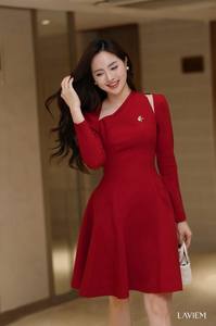 Elegante Vestido Rojo de Manga Larga con Cuello Recortado para Mujer, Vestido Midi Ajustado, Estilo Coreano Chic - Product Image 5