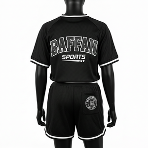 Conjunto Deportivo Premium de Malla de Poliéster Transpirable, Negro con Paneles de Rayas Blancas, Logotipo Personalizado por Sublimación, Uniforme Deportivo para Mujer - Product Image 4