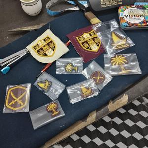 Patchs / Badges de luxe indiens en soie, brodés sur mesure en 3D, sans nickel, avec fil doré, motifs Bouillon, Épée, Palmier, Voilier, à coudre - Product Image 6