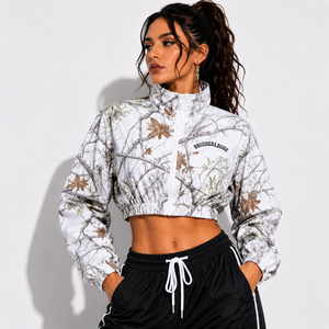Veste coupe-vent camouflage courte pour femme, vente en gros, imprimé camouflage blanc neige, zippée, légère, pour la course et les activités de plein air - Product Image 1