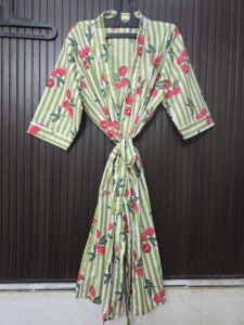 Robe en coton imprimé cerise pour femmes, manches trois quarts, longueur complète, fermeture à cordon, tenue d'été décontractée - Product Image 1