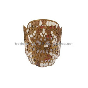 Pulsera artificial con pulsera de mano de mujer de metal chapado en oro Estampado de flores coloridas para mujeres que usan. - Product Image 2