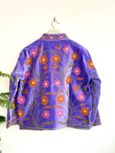 Chaqueta Corta de Terciopelo y Algodón Tejida a Mano y Bordada |   Abrigo Boho con Estampado Floral de Cachemira |   Prendas Artesanales de Otoño-Invierno para Mujer | - Product Image 4