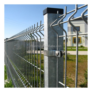 Nhà Máy Giá vuông loại bài sắt mạ kẽm sơn tĩnh điện hàng rào 3D uốn lưới hàng rào để bán - Product Image 2