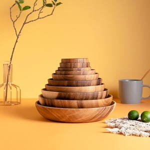 Assiette en bois d'acacia faite à la main, plat de service écologique, vaisselle en bois naturel, assiette en bois pour la cuisine - Product Image 3