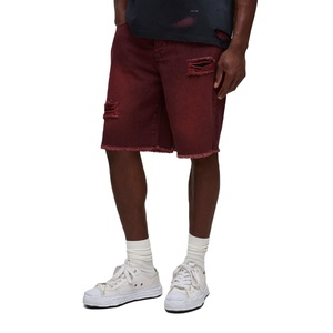กางเกงขาสั้นผ้ายีนส์สีแดงขายาวสำหรับผู้ชายกางเกงขาสั้นยาวถึงเข่าทรงสตรีทแวร์แบบสั่งทำสำหรับฤดูร้อน - Product Image 1