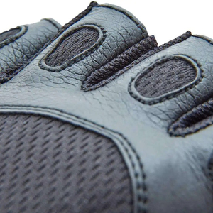 Guantes de Gimnasio de Medio Dedo de Cuero con Logotipo Personalizado de Calidad Superior, para Uso en Exteriores, de Alto Impacto, al Mejor Precio al por Mayor - Product Image 3