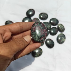 Piedra de Eudialita de Alta Calidad, Piedra Curativa de Cristal para Trabajo Energético y Decoración - Product Image 1