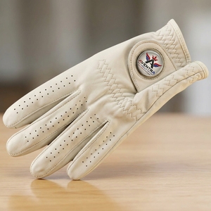 Gants de golf haut de gamme légers et respirants pour hommes et femmes, offrant une performance optimale et un ajustement confortable pour l'entraînement et les matchs de golf - Product Image 1