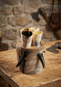 Ensemble de tasses à boire en corne naturelle faites à la main avec support en bois, chopes à bière vikings médiévales, verres à shot rustiques en corne, articles de bar pour fêtes, cadeau - Product Image 5