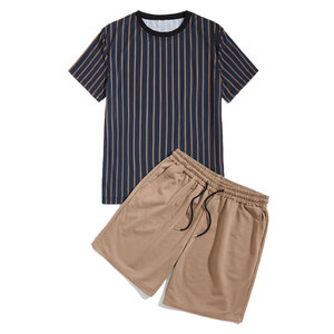 Conjunto de camiseta y pantalones cortos de moda para verano, estilo urbano, ajuste cómodo, tela suave para uso casual. - Product Image 1
