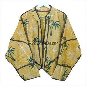 Veste Kantha en coton à imprimé palmiers jaunes, manches chauve-souris, style vacances d'hiver, tissu Kantha respirant, manches longues, longueur standard - Product Image 1