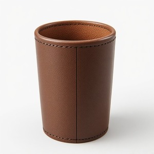 Mini pot artisanal en cuir de luxe, conçu pour les petites compositions végétales, au caractère distinctif et à la finition élégante faite à la main - Product Image 4