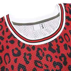 ชุดกีฬาบาสเก็ตบอลดีไซน์น้ำหนักเบา แห้งเร็ว ระบายอากาศได้ดี ผลิตจากโพลีเอสเตอร์ 100% สินค้ามาใหม่ กำลังเป็นที่นิยม สวมใส่สบาย - Product Image 4