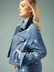 Chaqueta Vaquera Elegante para Mujer, Corte Regular, con Botones, Ecológica, Informal, Bordado Oscuro, Servicio OEM Personalizable, a la Moda - Product Image 5