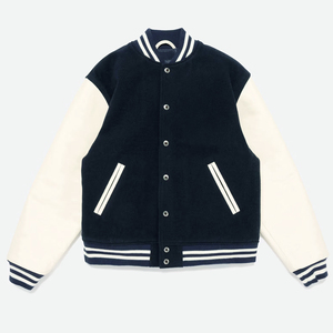Blouson universitaire bleu marine pour homme avec manches crème et rayures blanches, veste décontractée en polaire, col rabattu, coupe classique - Product Image 1