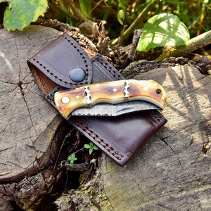 Cuchillo plegable de alta dureza para acampar al aire libre, cuchillo plegable de supervivencia para caza con mango de hueso, cuchillo de bolsillo de acero de Damasco - Product Image 5