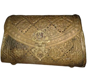 Bolso de Hombro Lowellcraft.com para Novia, Mujer, Regalo de Fiesta, Estilo Étnico Antiguo, Bandolera de Metal con Cierre de Solapa - Product Image 1