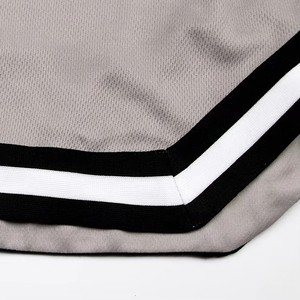 กางเกงวิ่งผู้ชายคุณภาพสูง ผ้าตาข่าย ระบายอากาศดี เหมาะสำหรับออกกำลังกายและสวมใส่ลำลองในฤดูร้อน รับผลิตแบบ OEM ODM ขายส่ง - Product Image 2