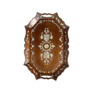 Bandeja de servir de madera de teca estilo marroquí antiguo, diseño tallado a mano, plato decorativo vintage para café con asas e incrustaciones de latón. - Product Image 3