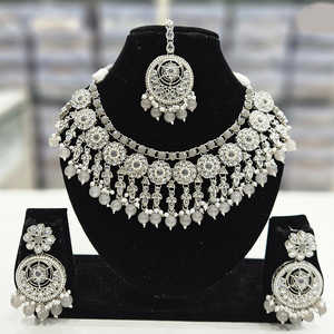 Ensemble de bijoux fins plaqué argent avec pierre de cristal et perles 12881121GY Collier - Product Image 1