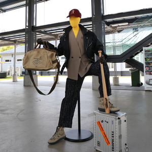 Maniquí adulto ajustable de alta calidad con equipaje de plástico de despliegue rápido para exposiciones en el extranjero - Product Image 3