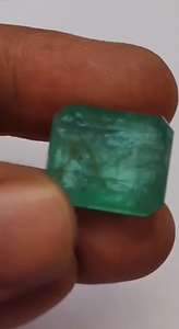 Esmeralda Verde Natural Grande, Facetada, Piedra Preciosa Suelta para Diseñadores de Joyas y Coleccionistas - Product Image 4
