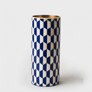 Red & White Striped Bone Inlay Flower <b>Vase</b> Contemporary Resin <b>Decorative</b> Tabletop <b>Vase</b> For Living Room Wedding Hotel Decor <b>Vase</b> - Product Image 3