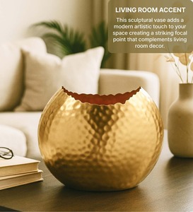 Vase à fleurs en aluminium plaqué or, design luxueux, effet martelé, pour décoration intérieure, options de personnalisation offertes. - Product Image 5