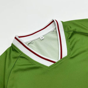 Uniformes de Fútbol Sublimados con Diseño Personalizado, Exportación Directa de Fábrica, Jersey Deportivo con Tela que Absorbe la Humedad, MOQ Bajo - Product Image 3