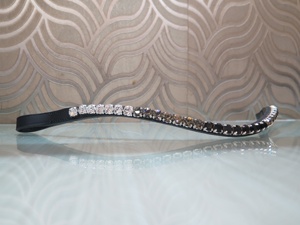 Fronture de cheval en cuir de qualité supérieure avec design incurvé et strass, accessoire pour bride de cheval - Product Image 4
