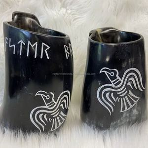 Jarra de cerveza vikinga pulida grabada hecha a mano logotipo personalizado de cuerno de búfalo de lujo disponible para regalar - Product Image 1