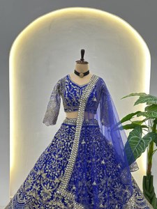 Elegancia Real en Cada Giro, Bordado Intrincado, Tonos Ricos, Artesanía Atemporal, Lehenga Choli Tradicional para Mujer, para Fiestas - Product Image 3