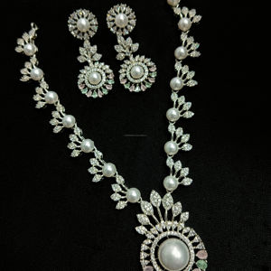 Ensemble de bijoux de mariée en diamant américain classique Collier et boucles d'oreilles en deux pièces pour mariage Style classique à la mode - Product Image 1