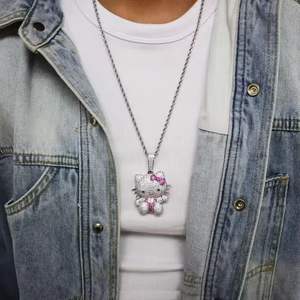 Collier pendentif chat mignon de luxe serti de diamants avec nœud en diamant rose, chaîne de déclaration hip-hop pour femme - Product Image 1