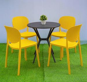 Chaise de jardin en plastique moulé moderne haut de gamme de couleur jaune avec trous - Imperméable, durable, confortable et empilable, mobilier d'extérieur - Product Image 1