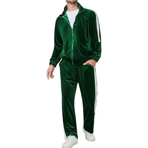 Traje Deportivo de Terciopelo para Hombre, Color Verde Oscuro, Diseño de Dos Tonos con Rayas en Contraste - Product Image 1