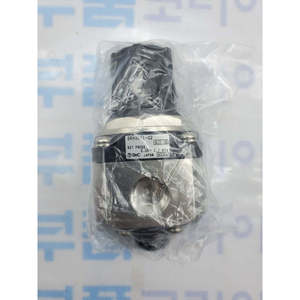 SMC Pneumatics SRH3011-02 Nettoyer les pièces pneumatiques du régulateur - Product Image 2