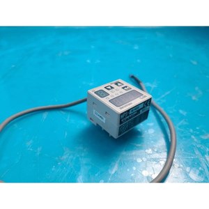Pressostat numérique CONVUM MPS-74E-NGXX d'occasion – Pièces détachées d'équipement semi-conducteur de génération précédente - Product Image 1